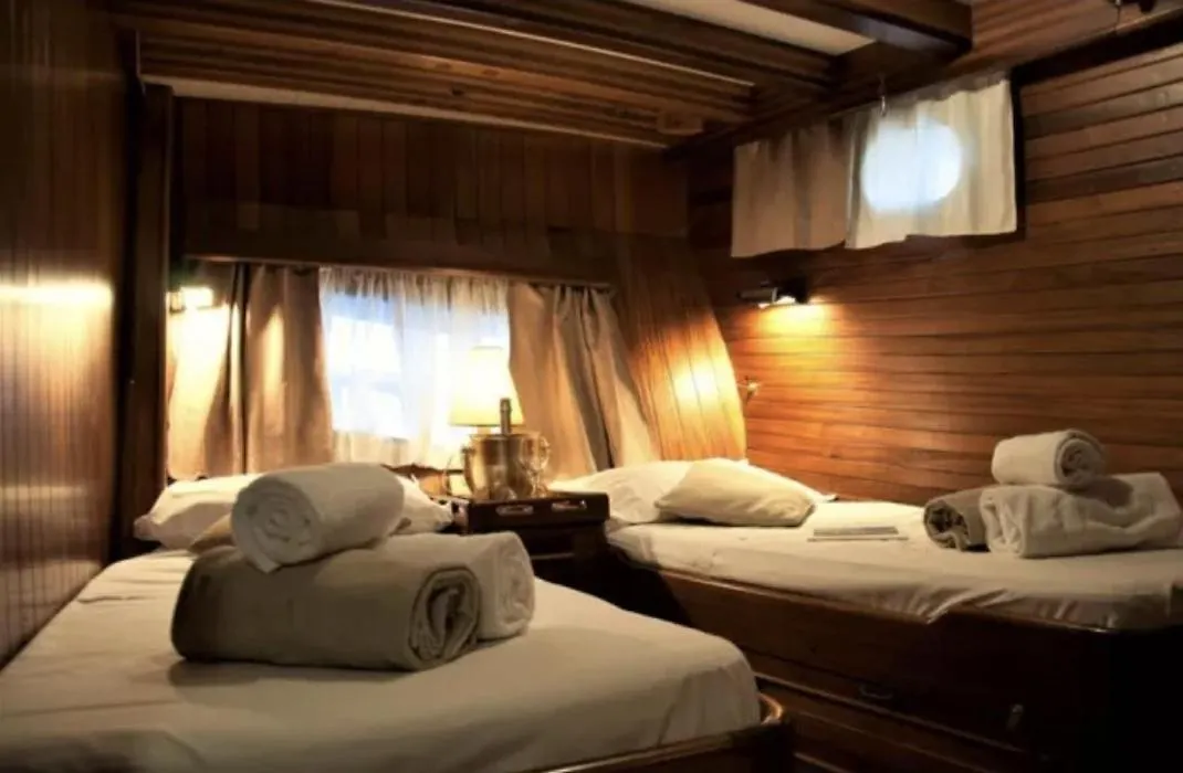 Úszó hotel Donnamarisa Hotel Palermo Olaszország